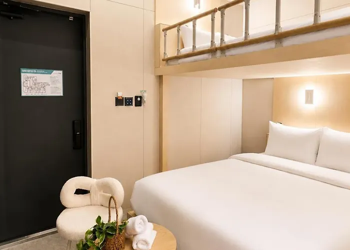 Hostel Momentum Station *